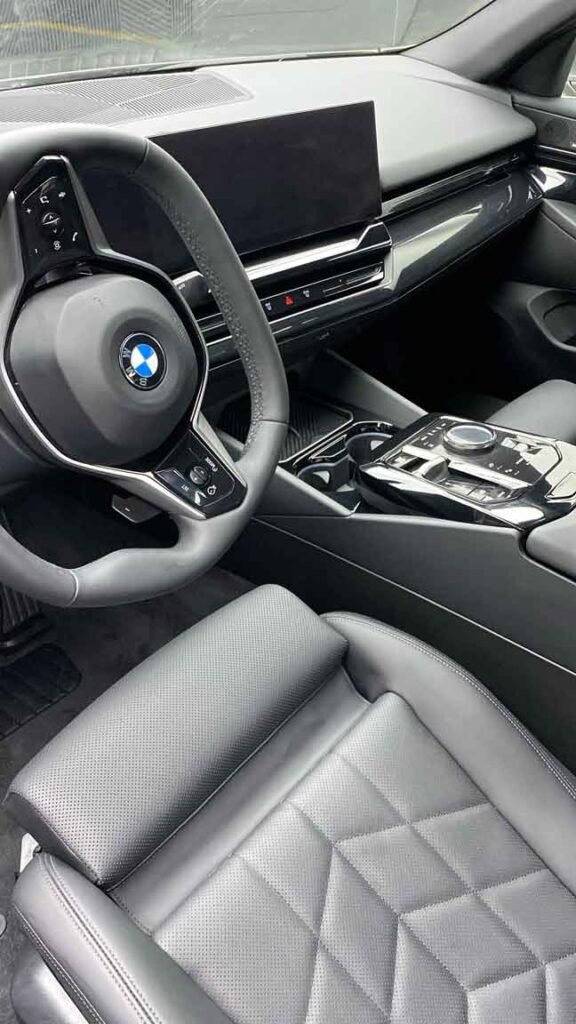Aseel-Premium-car-rent-3